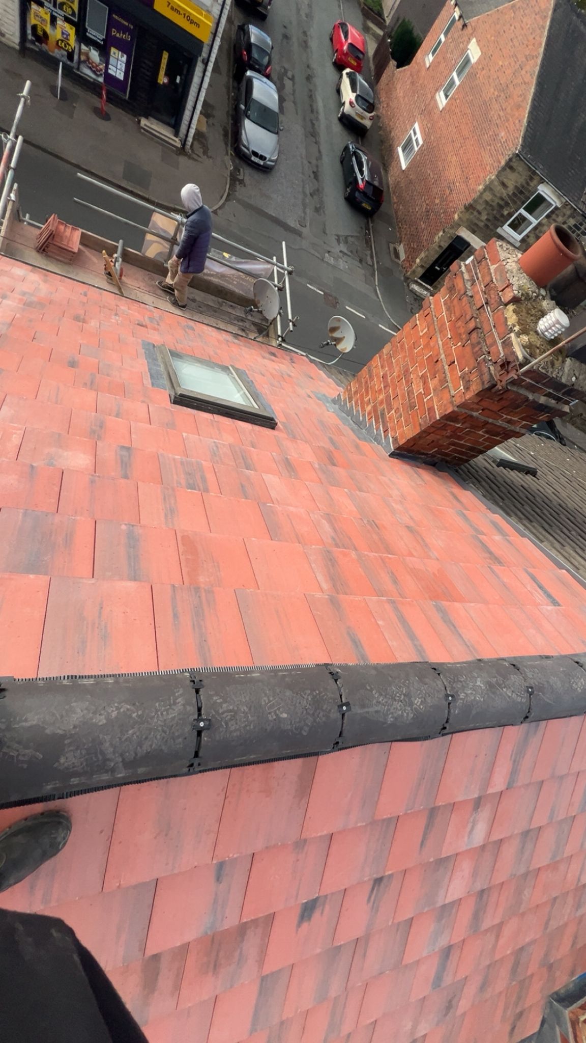 New-marly-concrete-tiled-roof-in-the-old-English-colour-3