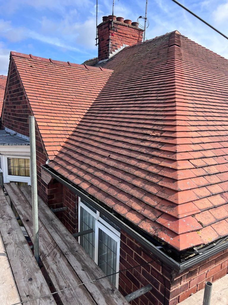 Original Rosemary tiled roof in Worksop before replacement by Gold Zone Roofing (1)